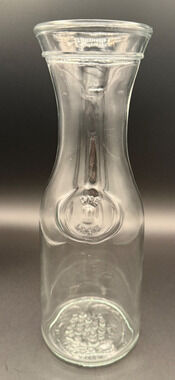 🍇 Vintage Libbey of Canada 1 Litre Glass Carafe